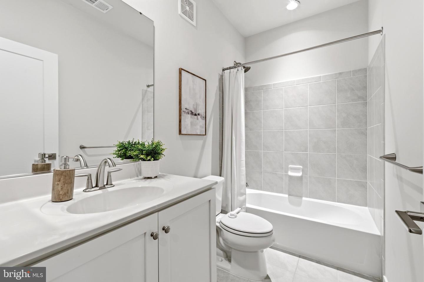 43182 MONGOLD SQ, ASHBURN, Virginia 20148, 3 Bedrooms Bedrooms, ,2 BathroomsBathrooms,Residential,For sale,43182 MONGOLD SQ,VALO2115392 MLS # VALO2115392