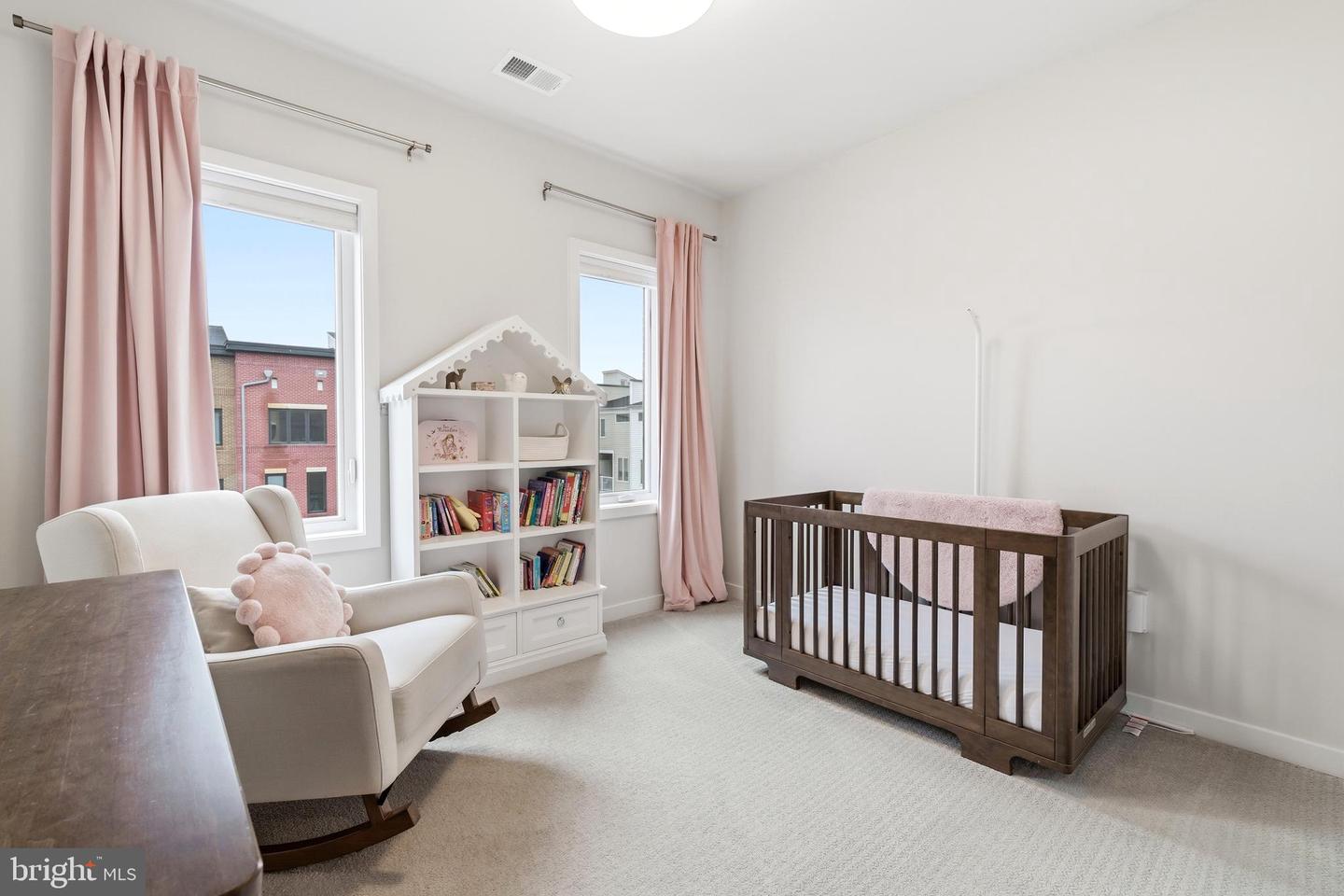 43182 MONGOLD SQ, ASHBURN, Virginia 20148, 3 Bedrooms Bedrooms, ,2 BathroomsBathrooms,Residential,For sale,43182 MONGOLD SQ,VALO2115392 MLS # VALO2115392