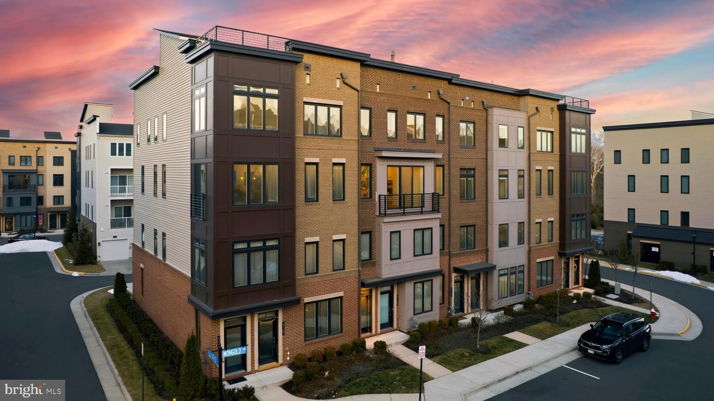 43182 MONGOLD SQ, ASHBURN, Virginia 20148, 3 Bedrooms Bedrooms, ,2 BathroomsBathrooms,Residential,For sale,43182 MONGOLD SQ,VALO2115392 MLS # VALO2115392