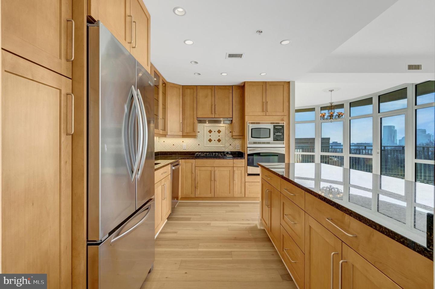 8220 CRESTWOOD HEIGHTS DR #812, MCLEAN, Virginia 22102, 2 Bedrooms Bedrooms, ,2 BathroomsBathrooms,Residential,For sale,8220 CRESTWOOD HEIGHTS DR #812,VAFX2289916 MLS # VAFX2289916