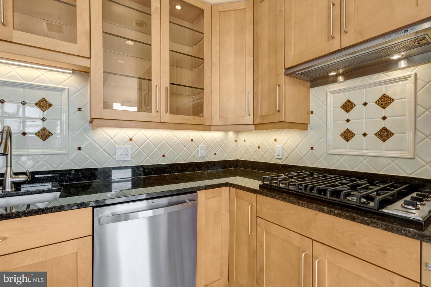 8220 CRESTWOOD HEIGHTS DR #812, MCLEAN, Virginia 22102, 2 Bedrooms Bedrooms, ,2 BathroomsBathrooms,Residential,For sale,8220 CRESTWOOD HEIGHTS DR #812,VAFX2289916 MLS # VAFX2289916