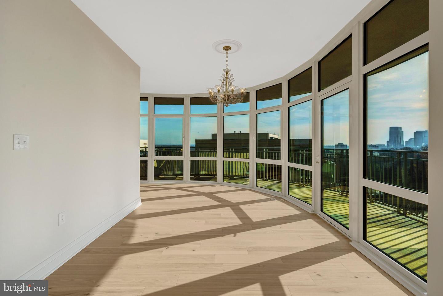 8220 CRESTWOOD HEIGHTS DR #812, MCLEAN, Virginia 22102, 2 Bedrooms Bedrooms, ,2 BathroomsBathrooms,Residential,For sale,8220 CRESTWOOD HEIGHTS DR #812,VAFX2289916 MLS # VAFX2289916