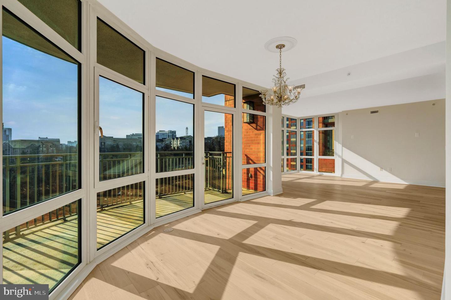 8220 CRESTWOOD HEIGHTS DR #812, MCLEAN, Virginia 22102, 2 Bedrooms Bedrooms, ,2 BathroomsBathrooms,Residential,For sale,8220 CRESTWOOD HEIGHTS DR #812,VAFX2289916 MLS # VAFX2289916