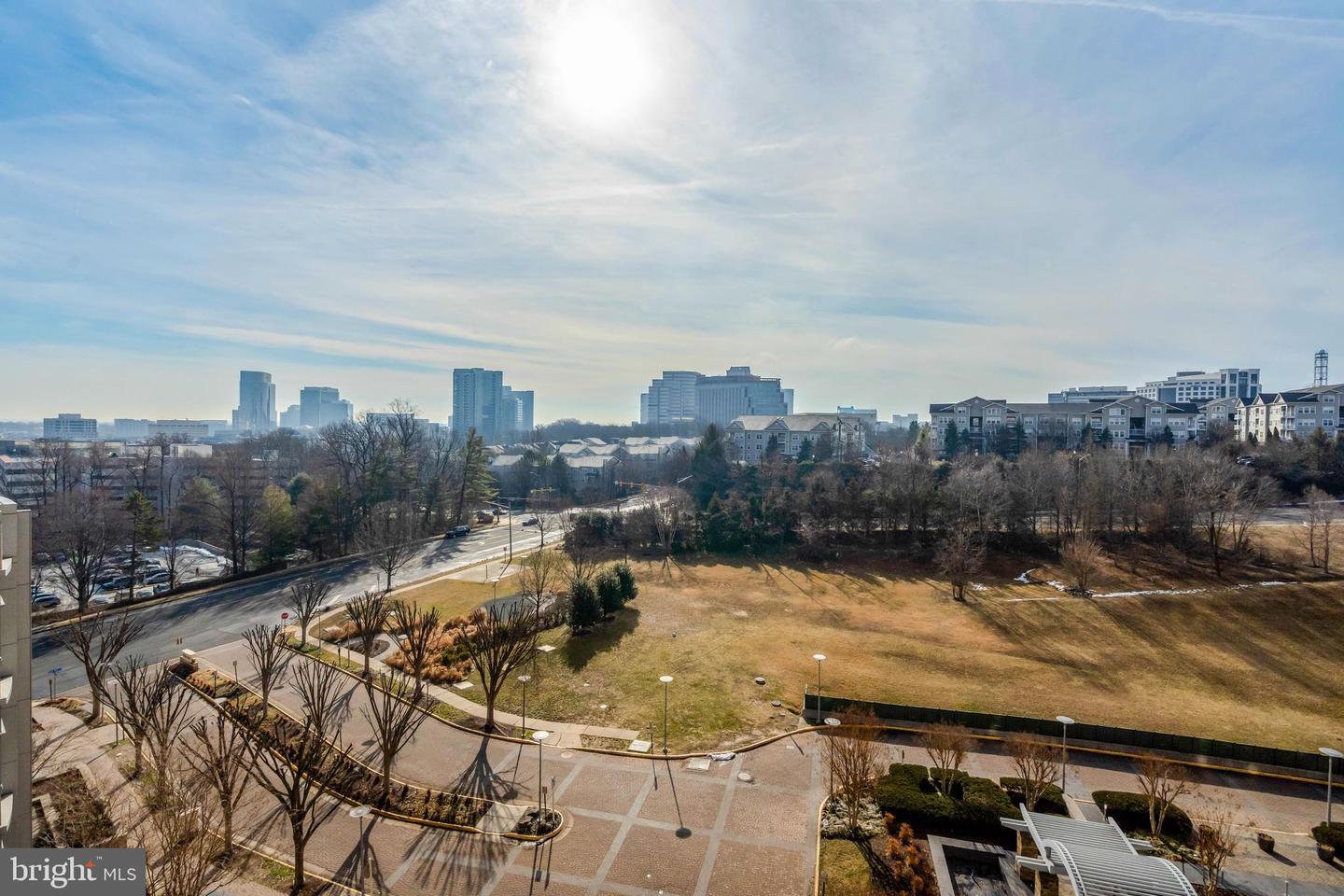 8220 CRESTWOOD HEIGHTS DR #812, MCLEAN, Virginia 22102, 2 Bedrooms Bedrooms, ,2 BathroomsBathrooms,Residential,For sale,8220 CRESTWOOD HEIGHTS DR #812,VAFX2289916 MLS # VAFX2289916