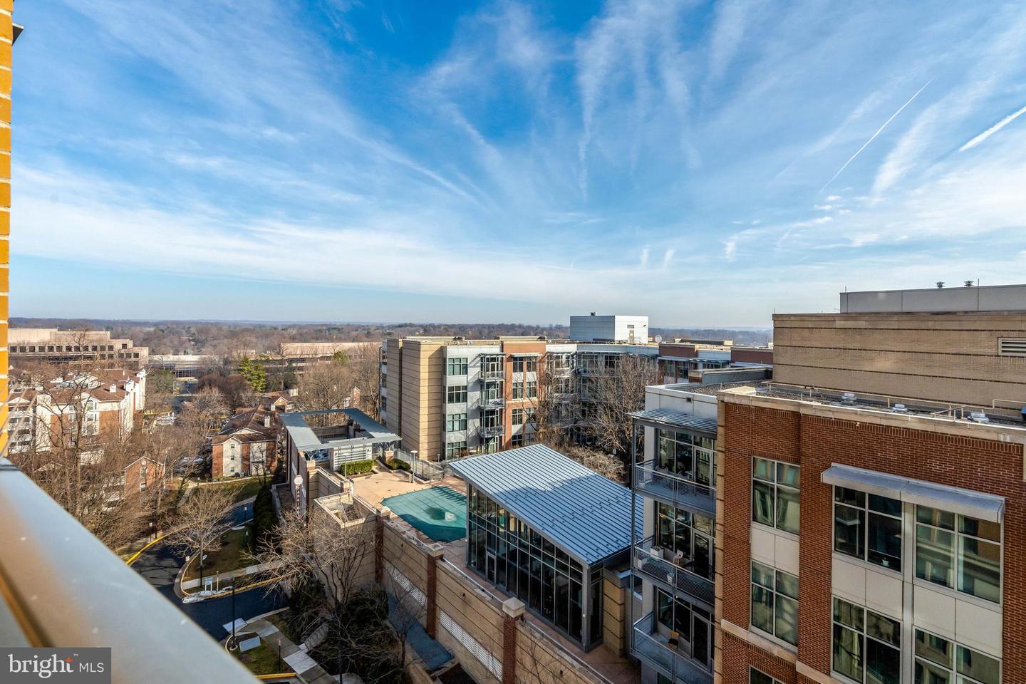 8220 CRESTWOOD HEIGHTS DR #812, MCLEAN, Virginia 22102, 2 Bedrooms Bedrooms, ,2 BathroomsBathrooms,Residential,For sale,8220 CRESTWOOD HEIGHTS DR #812,VAFX2289916 MLS # VAFX2289916