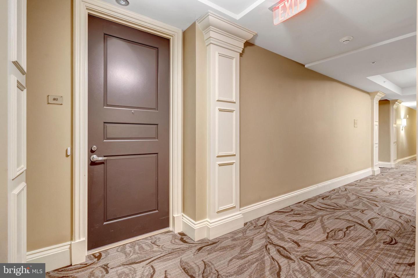 8220 CRESTWOOD HEIGHTS DR #812, MCLEAN, Virginia 22102, 2 Bedrooms Bedrooms, ,2 BathroomsBathrooms,Residential,For sale,8220 CRESTWOOD HEIGHTS DR #812,VAFX2289916 MLS # VAFX2289916