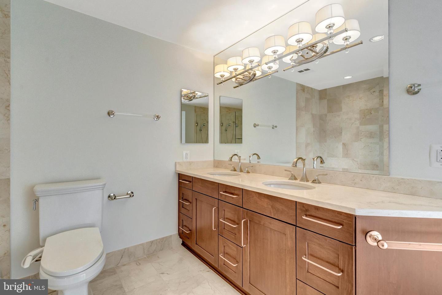 8220 CRESTWOOD HEIGHTS DR #812, MCLEAN, Virginia 22102, 2 Bedrooms Bedrooms, ,2 BathroomsBathrooms,Residential,For sale,8220 CRESTWOOD HEIGHTS DR #812,VAFX2289916 MLS # VAFX2289916