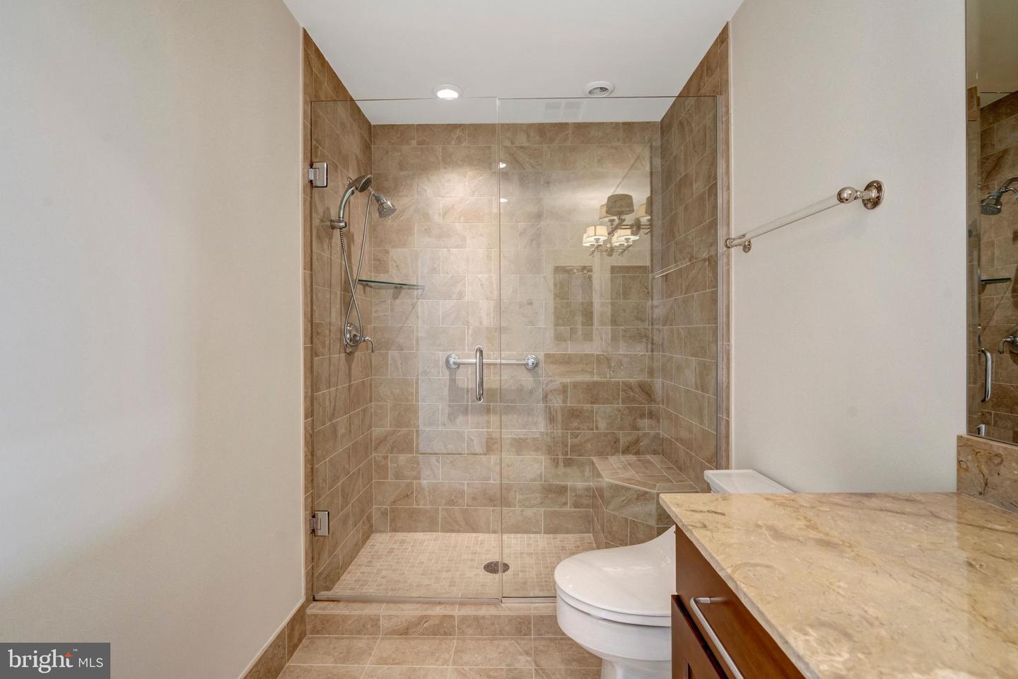 8220 CRESTWOOD HEIGHTS DR #812, MCLEAN, Virginia 22102, 2 Bedrooms Bedrooms, ,2 BathroomsBathrooms,Residential,For sale,8220 CRESTWOOD HEIGHTS DR #812,VAFX2289916 MLS # VAFX2289916