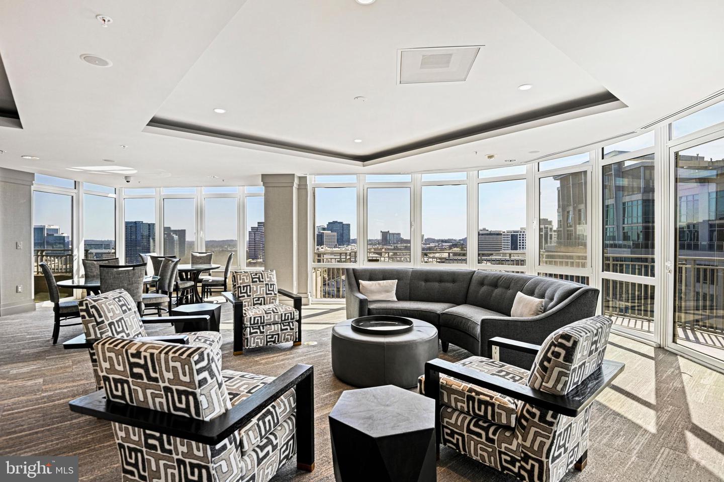 8220 CRESTWOOD HEIGHTS DR #812, MCLEAN, Virginia 22102, 2 Bedrooms Bedrooms, ,2 BathroomsBathrooms,Residential,For sale,8220 CRESTWOOD HEIGHTS DR #812,VAFX2289916 MLS # VAFX2289916