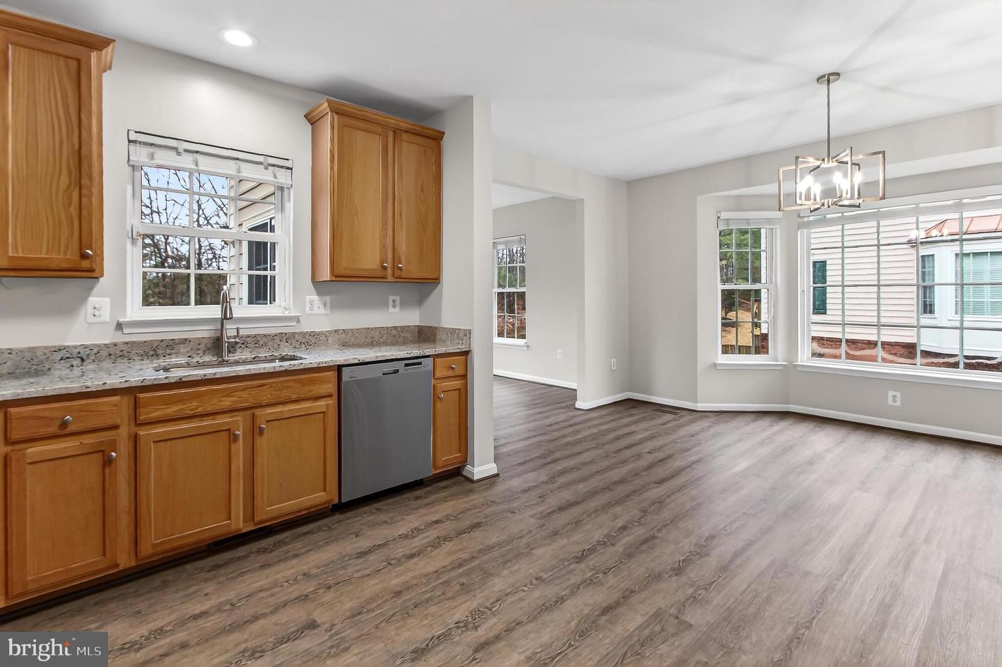 9725 CHESHIRE RIDGE CIR, MANASSAS, Virginia 20110, 3 Bedrooms Bedrooms, ,2 BathroomsBathrooms,Residential,For sale,9725 CHESHIRE RIDGE CIR,VAPW2112176 MLS # VAPW2112176