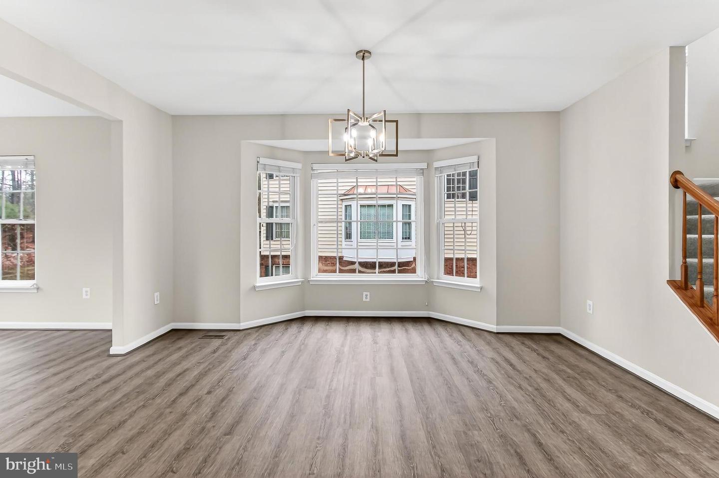 9725 CHESHIRE RIDGE CIR, MANASSAS, Virginia 20110, 3 Bedrooms Bedrooms, ,2 BathroomsBathrooms,Residential,For sale,9725 CHESHIRE RIDGE CIR,VAPW2112176 MLS # VAPW2112176