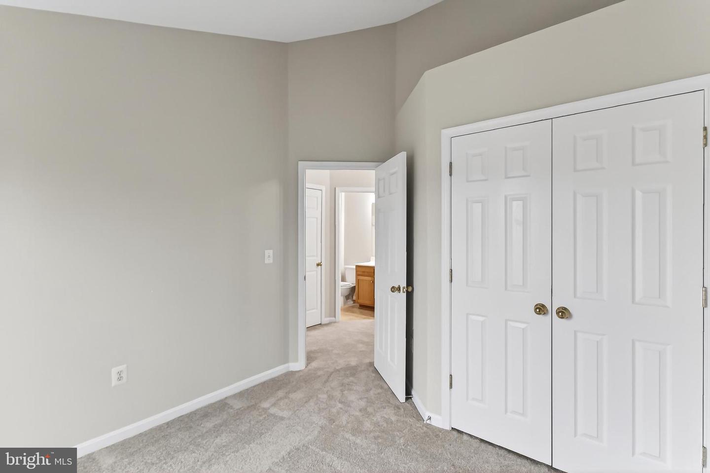 9725 CHESHIRE RIDGE CIR, MANASSAS, Virginia 20110, 3 Bedrooms Bedrooms, ,2 BathroomsBathrooms,Residential,For sale,9725 CHESHIRE RIDGE CIR,VAPW2112176 MLS # VAPW2112176