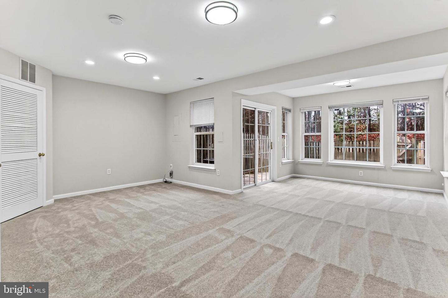 9725 CHESHIRE RIDGE CIR, MANASSAS, Virginia 20110, 3 Bedrooms Bedrooms, ,2 BathroomsBathrooms,Residential,For sale,9725 CHESHIRE RIDGE CIR,VAPW2112176 MLS # VAPW2112176