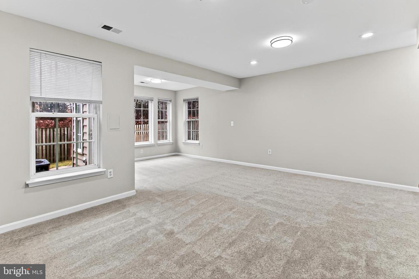 9725 CHESHIRE RIDGE CIR, MANASSAS, Virginia 20110, 3 Bedrooms Bedrooms, ,2 BathroomsBathrooms,Residential,For sale,9725 CHESHIRE RIDGE CIR,VAPW2112176 MLS # VAPW2112176