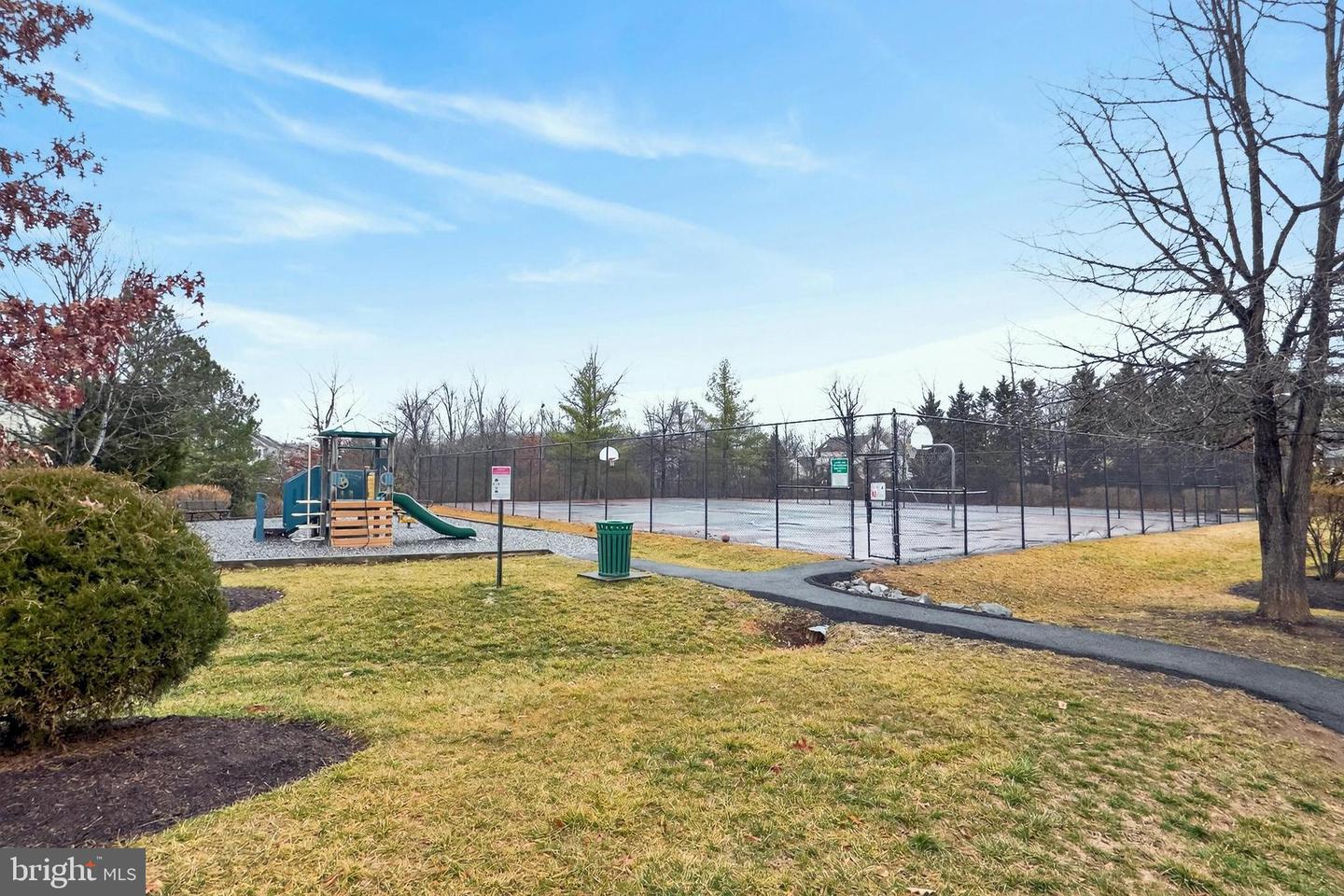 9725 CHESHIRE RIDGE CIR, MANASSAS, Virginia 20110, 3 Bedrooms Bedrooms, ,2 BathroomsBathrooms,Residential,For sale,9725 CHESHIRE RIDGE CIR,VAPW2112176 MLS # VAPW2112176