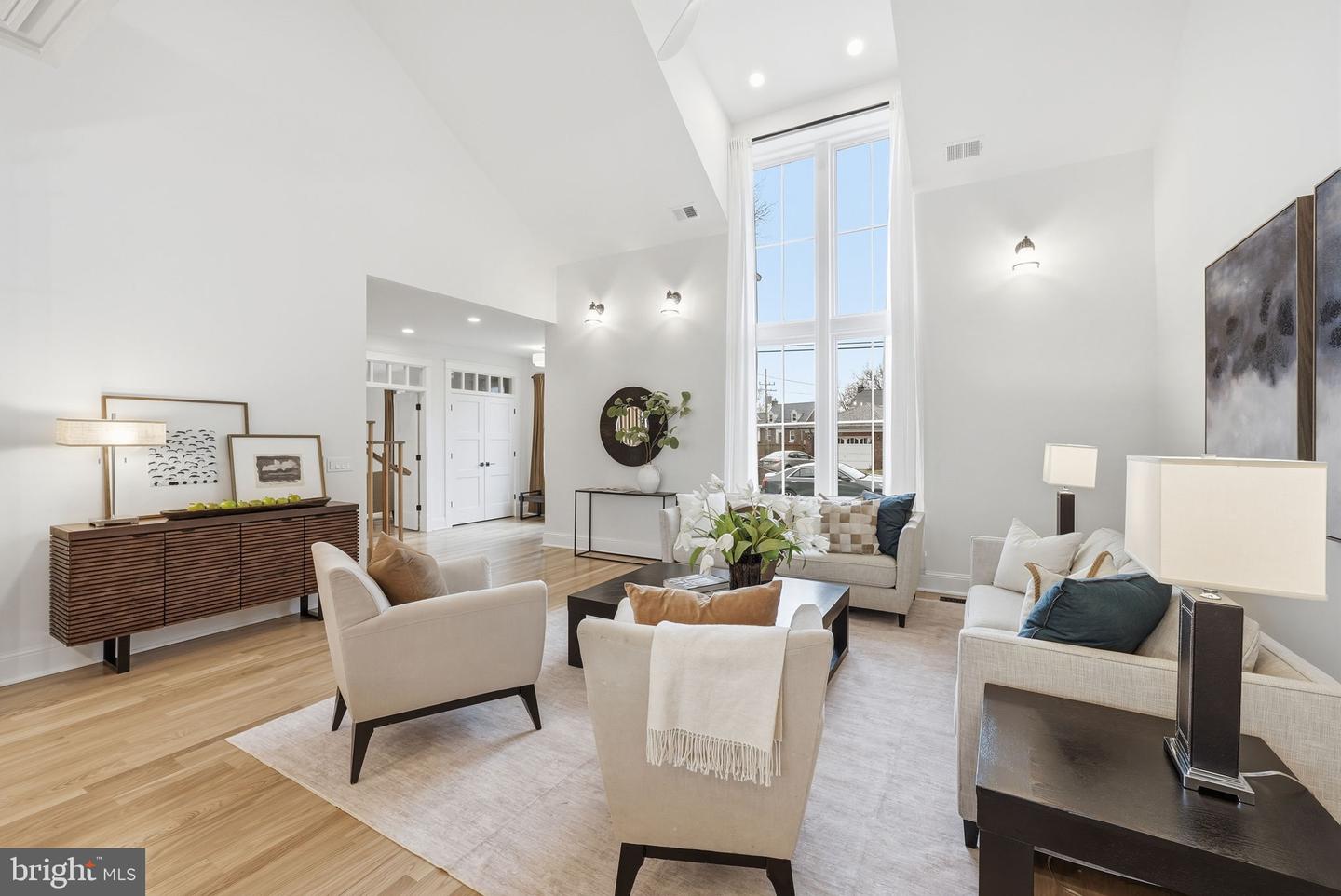 605 HILLTOP TER, ALEXANDRIA, Virginia 22301, 6 Bedrooms Bedrooms, ,5 BathroomsBathrooms,Residential,For sale,605 HILLTOP TER,VAAX2054036 MLS # VAAX2054036