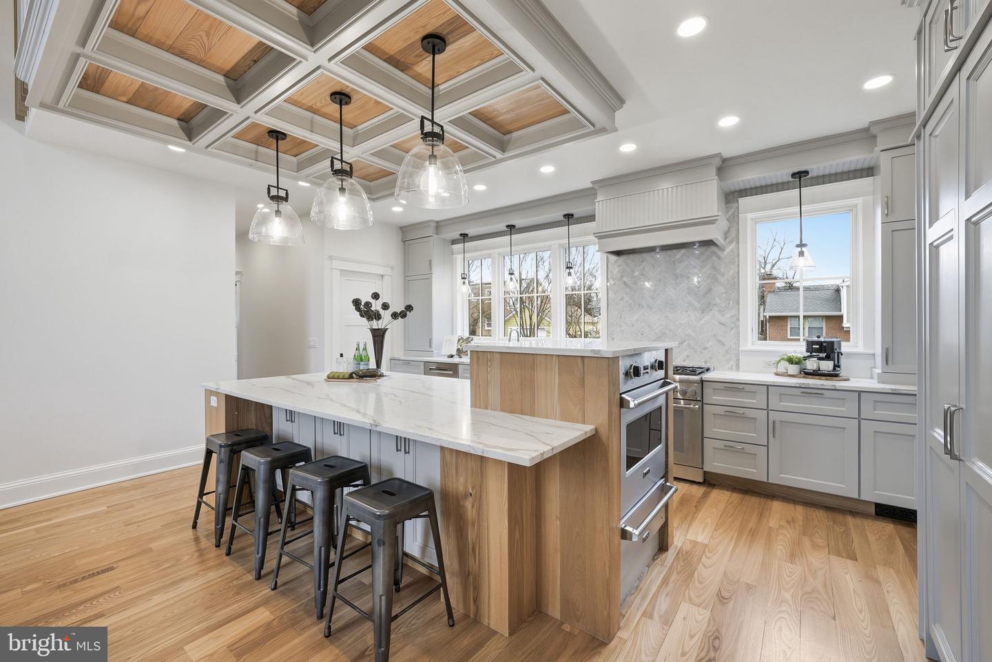 605 HILLTOP TER, ALEXANDRIA, Virginia 22301, 6 Bedrooms Bedrooms, ,5 BathroomsBathrooms,Residential,For sale,605 HILLTOP TER,VAAX2054036 MLS # VAAX2054036