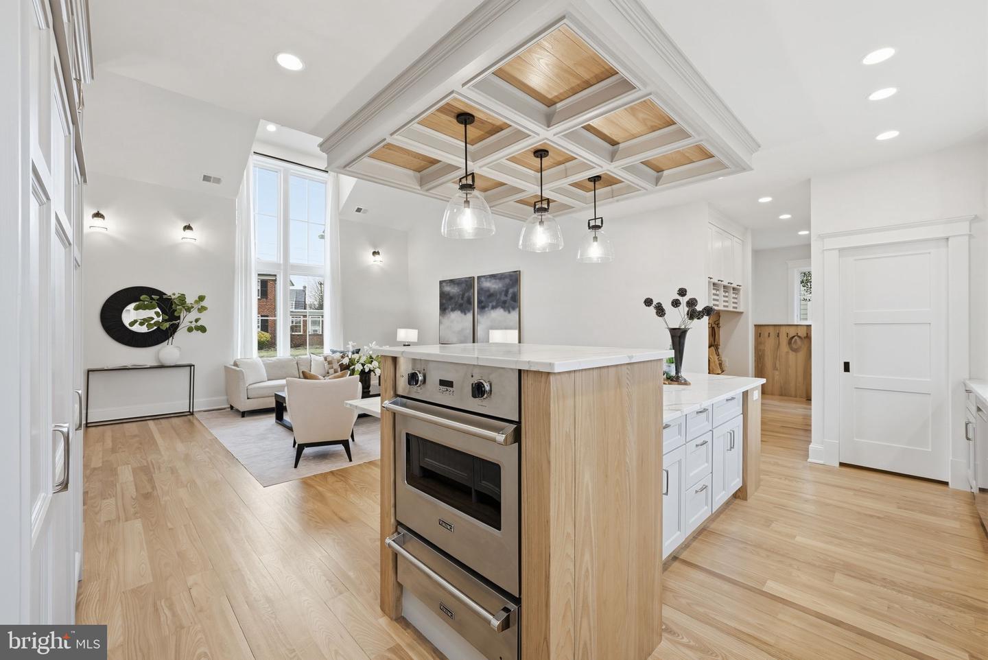 605 HILLTOP TER, ALEXANDRIA, Virginia 22301, 6 Bedrooms Bedrooms, ,5 BathroomsBathrooms,Residential,For sale,605 HILLTOP TER,VAAX2054036 MLS # VAAX2054036