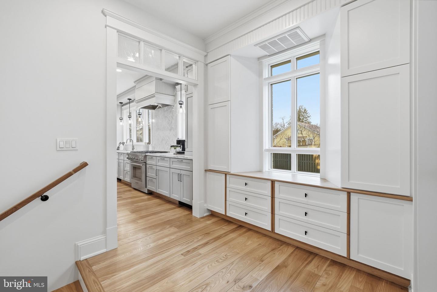 605 HILLTOP TER, ALEXANDRIA, Virginia 22301, 6 Bedrooms Bedrooms, ,5 BathroomsBathrooms,Residential,For sale,605 HILLTOP TER,VAAX2054036 MLS # VAAX2054036