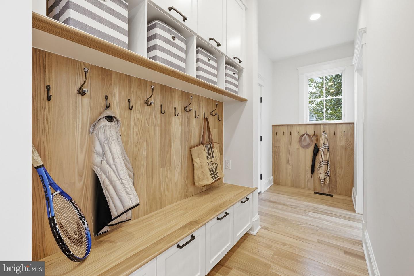 605 HILLTOP TER, ALEXANDRIA, Virginia 22301, 6 Bedrooms Bedrooms, ,5 BathroomsBathrooms,Residential,For sale,605 HILLTOP TER,VAAX2054036 MLS # VAAX2054036