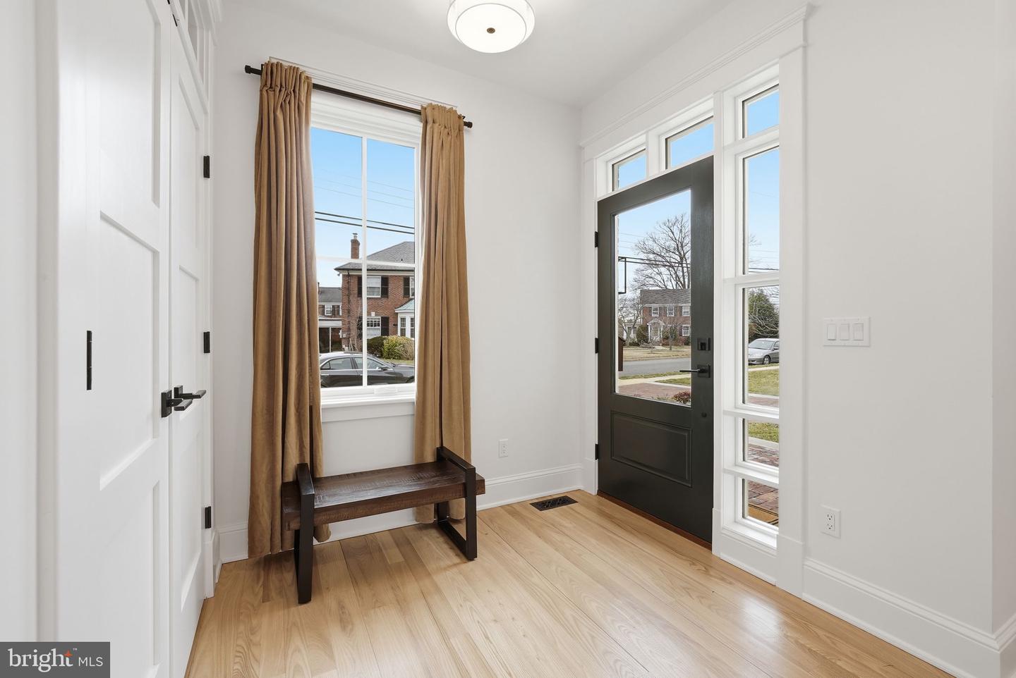 605 HILLTOP TER, ALEXANDRIA, Virginia 22301, 6 Bedrooms Bedrooms, ,5 BathroomsBathrooms,Residential,For sale,605 HILLTOP TER,VAAX2054036 MLS # VAAX2054036