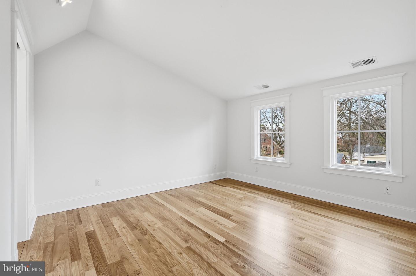 605 HILLTOP TER, ALEXANDRIA, Virginia 22301, 6 Bedrooms Bedrooms, ,5 BathroomsBathrooms,Residential,For sale,605 HILLTOP TER,VAAX2054036 MLS # VAAX2054036