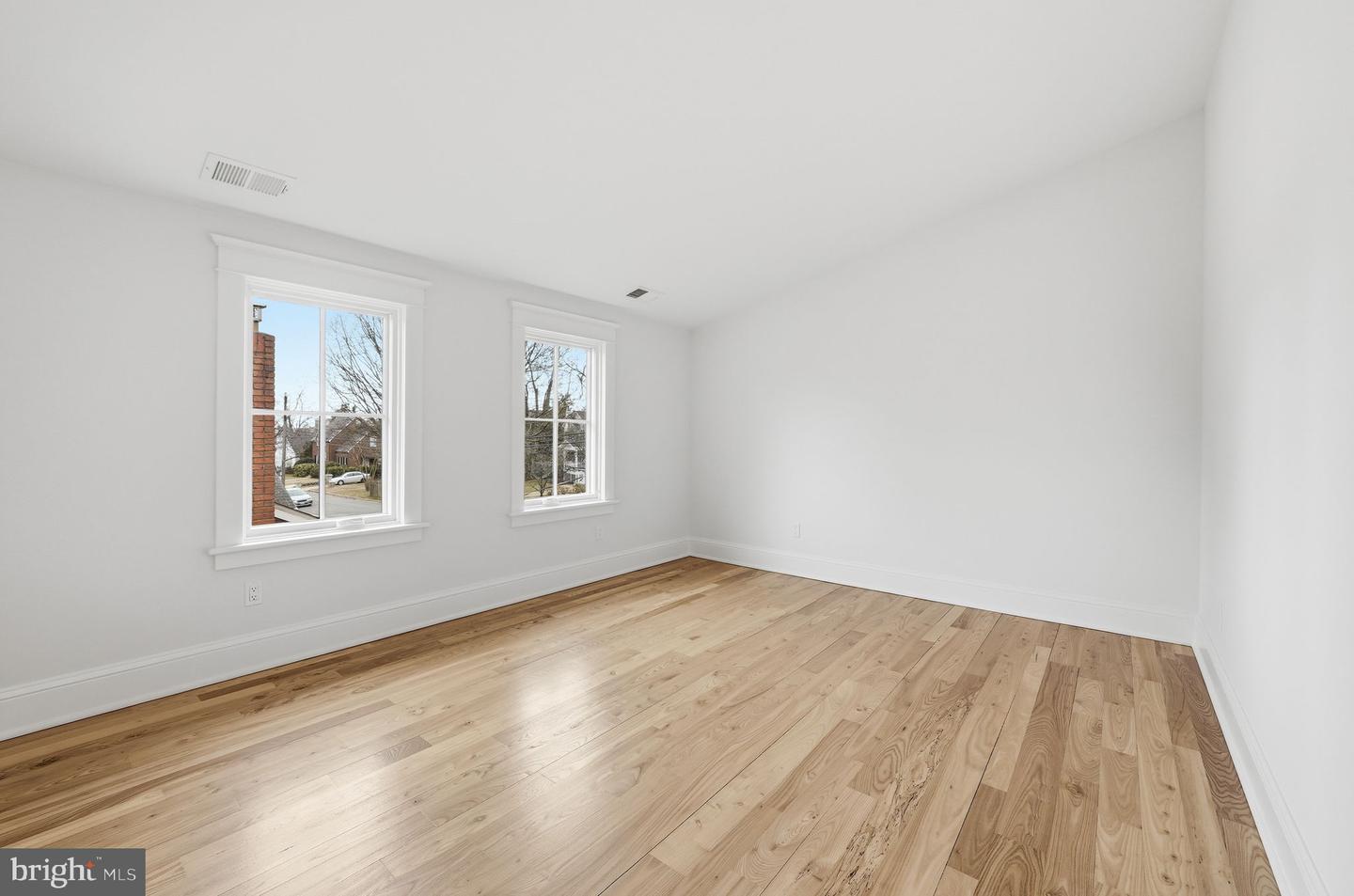 605 HILLTOP TER, ALEXANDRIA, Virginia 22301, 6 Bedrooms Bedrooms, ,5 BathroomsBathrooms,Residential,For sale,605 HILLTOP TER,VAAX2054036 MLS # VAAX2054036