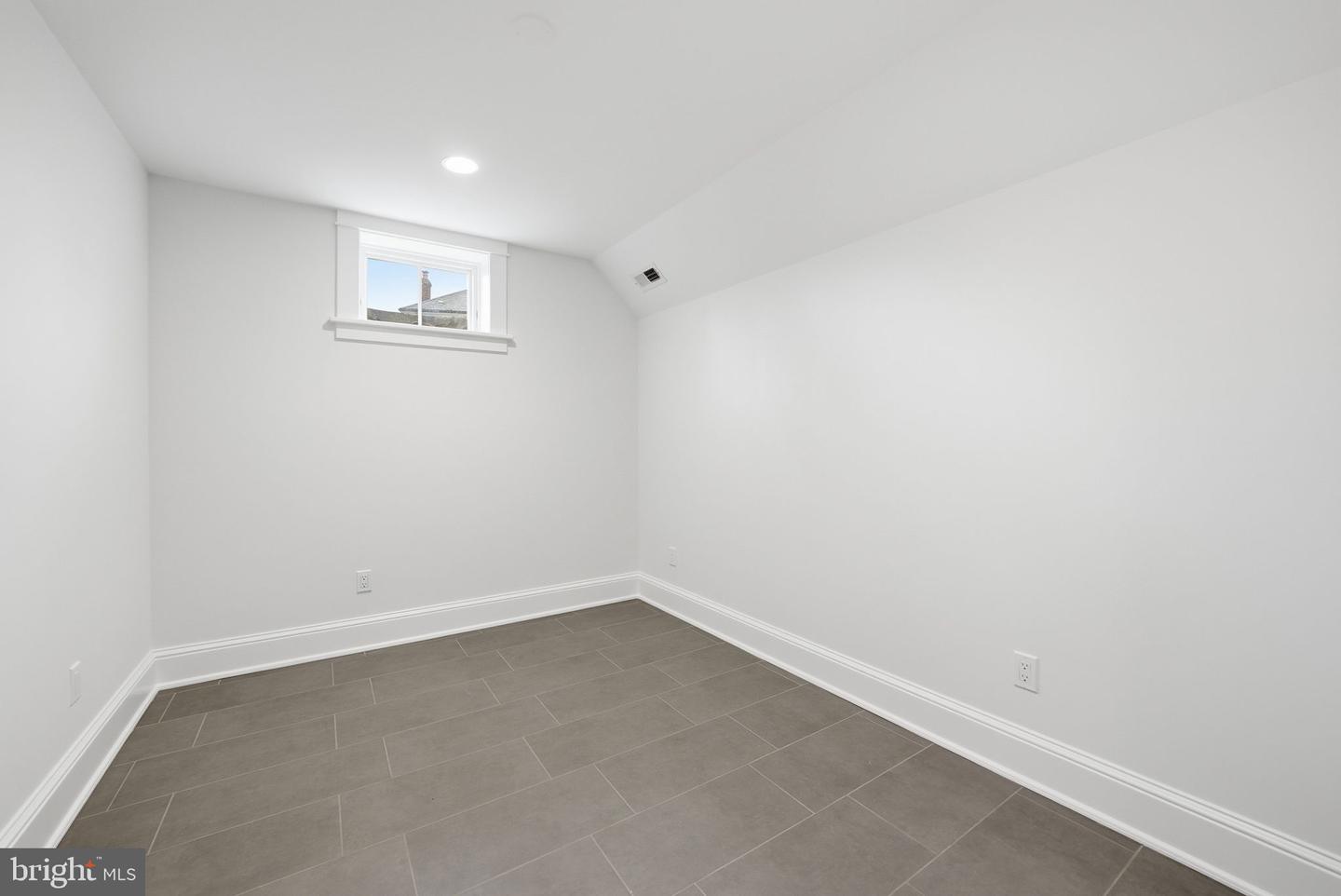 605 HILLTOP TER, ALEXANDRIA, Virginia 22301, 6 Bedrooms Bedrooms, ,5 BathroomsBathrooms,Residential,For sale,605 HILLTOP TER,VAAX2054036 MLS # VAAX2054036