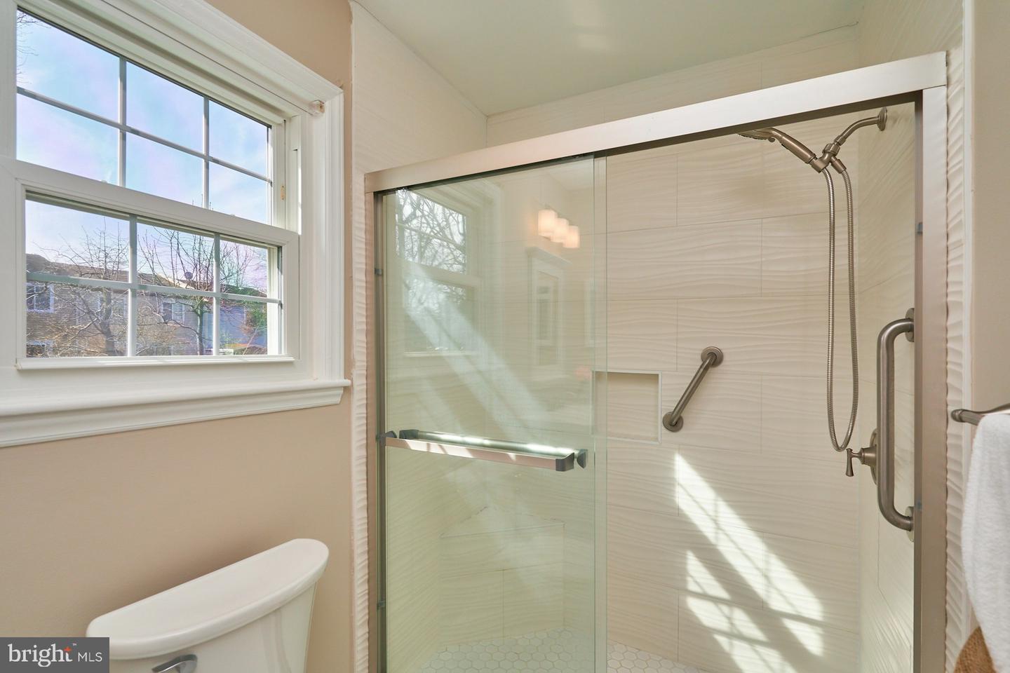 3354 ROLLINGWOOD DR, WOODBRIDGE, Virginia 22192, 3 Bedrooms Bedrooms, ,2 BathroomsBathrooms,Residential,For sale,3354 ROLLINGWOOD DR,VAPW2112452 MLS # VAPW2112452