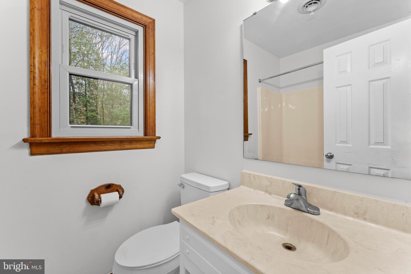 8700 LAUMIC DR, NORTH CHESTERFIELD, Virginia 23224, 3 Bedrooms Bedrooms, 12 Rooms Rooms,2 BathroomsBathrooms,Residential,For sale,8700 LAUMIC DR,VACF2001400 MLS # VACF2001400