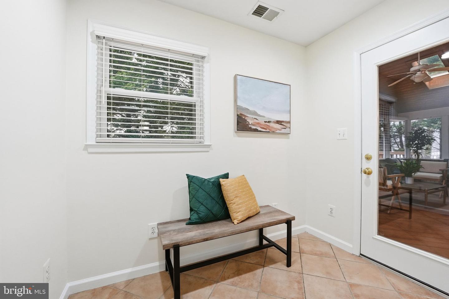 5718 ANOLA CT, SPRINGFIELD, Virginia 22151, 3 Bedrooms Bedrooms, ,2 BathroomsBathrooms,Residential,For sale,5718 ANOLA CT,VAFX2291284 MLS # VAFX2291284