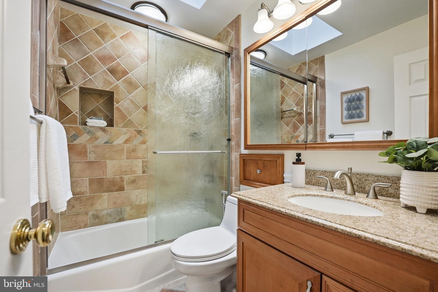 5718 ANOLA CT, SPRINGFIELD, Virginia 22151, 3 Bedrooms Bedrooms, ,2 BathroomsBathrooms,Residential,For sale,5718 ANOLA CT,VAFX2291284 MLS # VAFX2291284