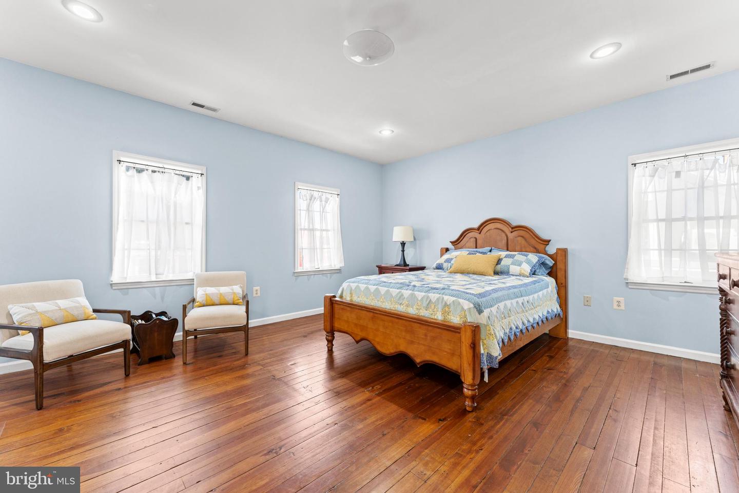 214 S ROYAL AVE, FRONT ROYAL, Virginia 22630, 3 Bedrooms Bedrooms, 12 Rooms Rooms,1 BathroomBathrooms,Residential,For sale,214 S ROYAL AVE,VAWR2013444 MLS # VAWR2013444