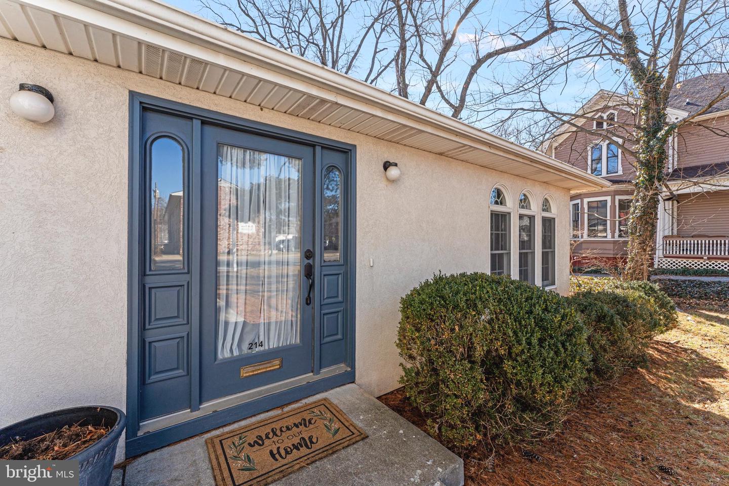 214 S ROYAL AVE, FRONT ROYAL, Virginia 22630, 3 Bedrooms Bedrooms, 12 Rooms Rooms,1 BathroomBathrooms,Residential,For sale,214 S ROYAL AVE,VAWR2013444 MLS # VAWR2013444