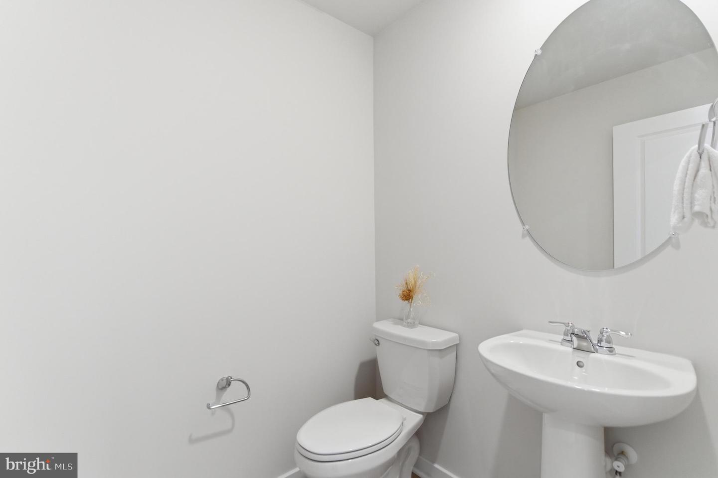 219 LEHIGH, WINCHESTER, Virginia 22602, 5 Bedrooms Bedrooms, ,3 BathroomsBathrooms,Residential,For sale,219 LEHIGH,VAFV2039704 MLS # VAFV2039704