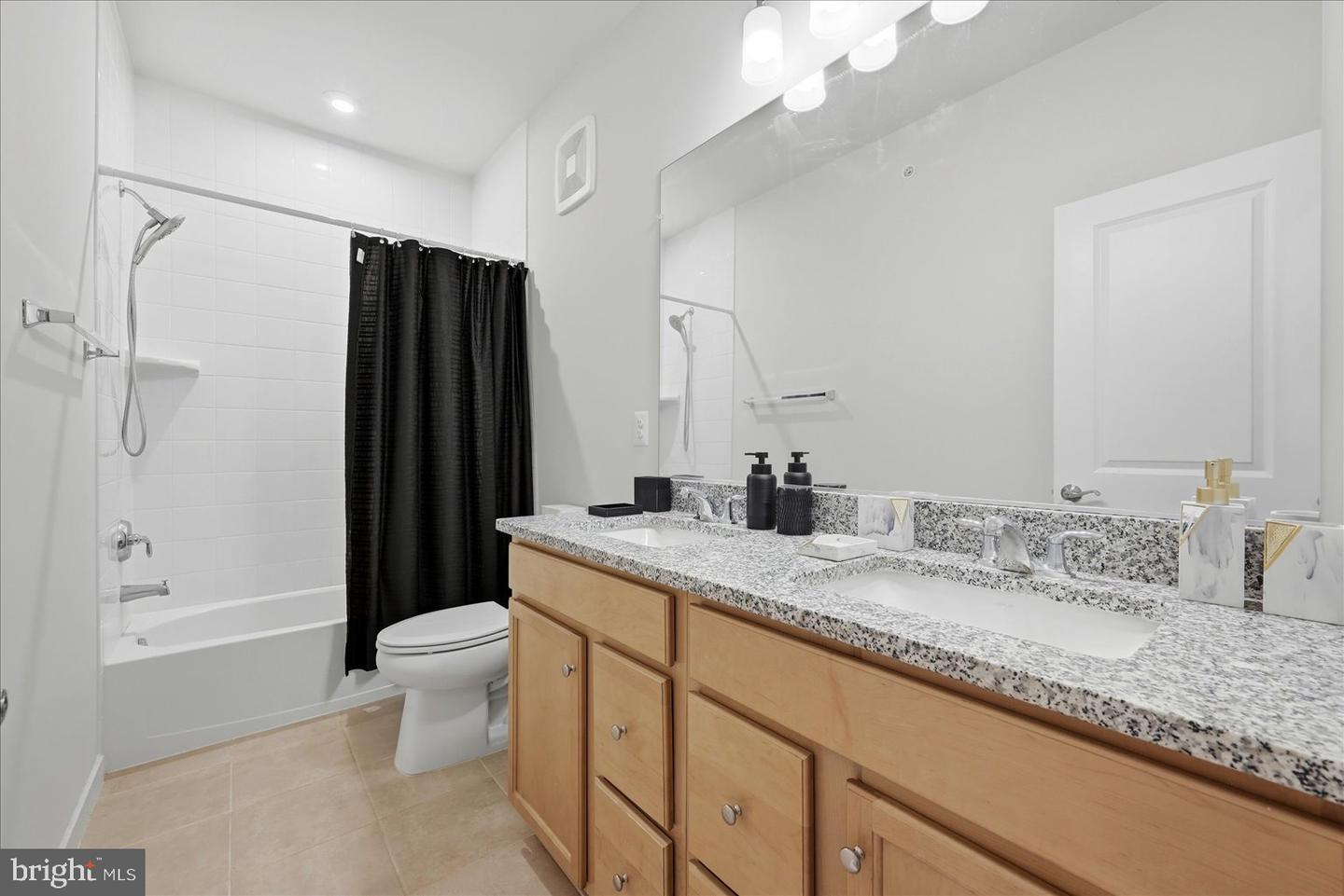 13506 INNOVATION STATION LOOP #2B, HERNDON, Virginia 20171, 3 Bedrooms Bedrooms, ,2 BathroomsBathrooms,Residential,For sale,13506 INNOVATION STATION LOOP #2B,VAFX2292292 MLS # VAFX2292292