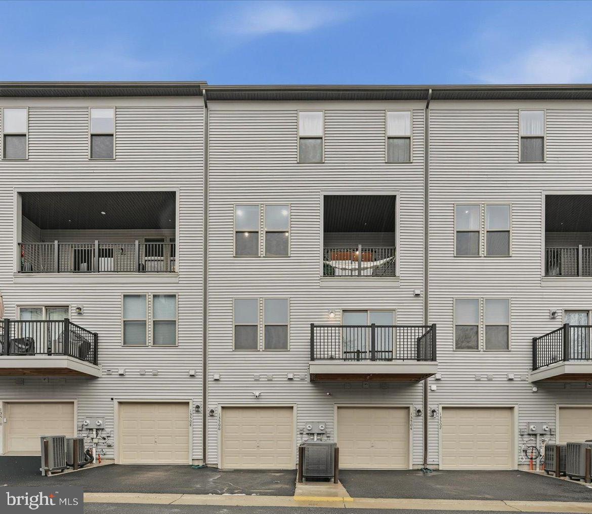 13506 INNOVATION STATION LOOP #2B, HERNDON, Virginia 20171, 3 Bedrooms Bedrooms, ,2 BathroomsBathrooms,Residential,For sale,13506 INNOVATION STATION LOOP #2B,VAFX2292292 MLS # VAFX2292292