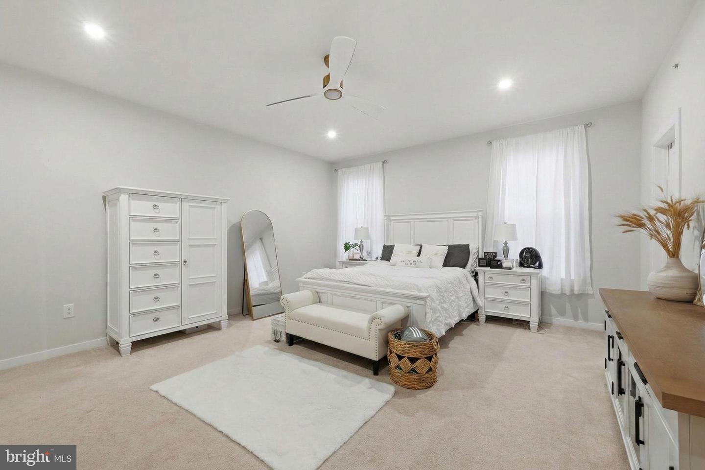 13506 INNOVATION STATION LOOP #2B, HERNDON, Virginia 20171, 3 Bedrooms Bedrooms, ,2 BathroomsBathrooms,Residential,For sale,13506 INNOVATION STATION LOOP #2B,VAFX2292292 MLS # VAFX2292292