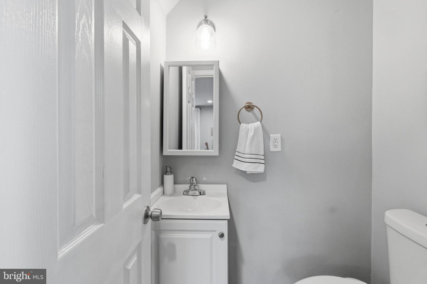 504 ARNOLD AVE, RICHMOND, Virginia 23222, 3 Bedrooms Bedrooms, ,2 BathroomsBathrooms,Residential,For sale,504 ARNOLD AVE,VARC2000834 MLS # VARC2000834