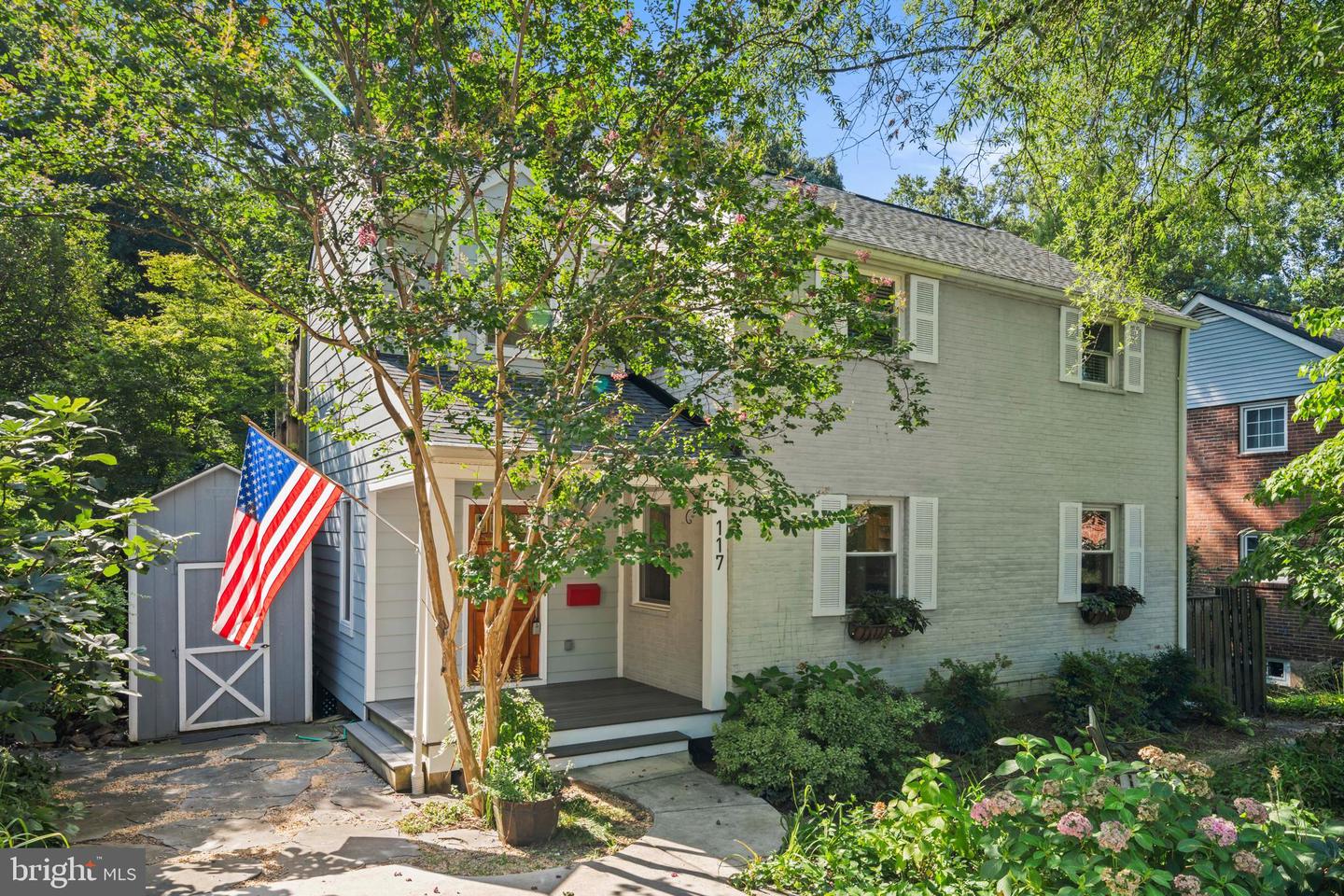 117 S ABERDEEN ST, ARLINGTON, Virginia 22204, 4 Bedrooms Bedrooms, ,3 BathroomsBathrooms,Residential,For sale,117 S ABERDEEN ST,VAAR2069208 MLS # VAAR2069208