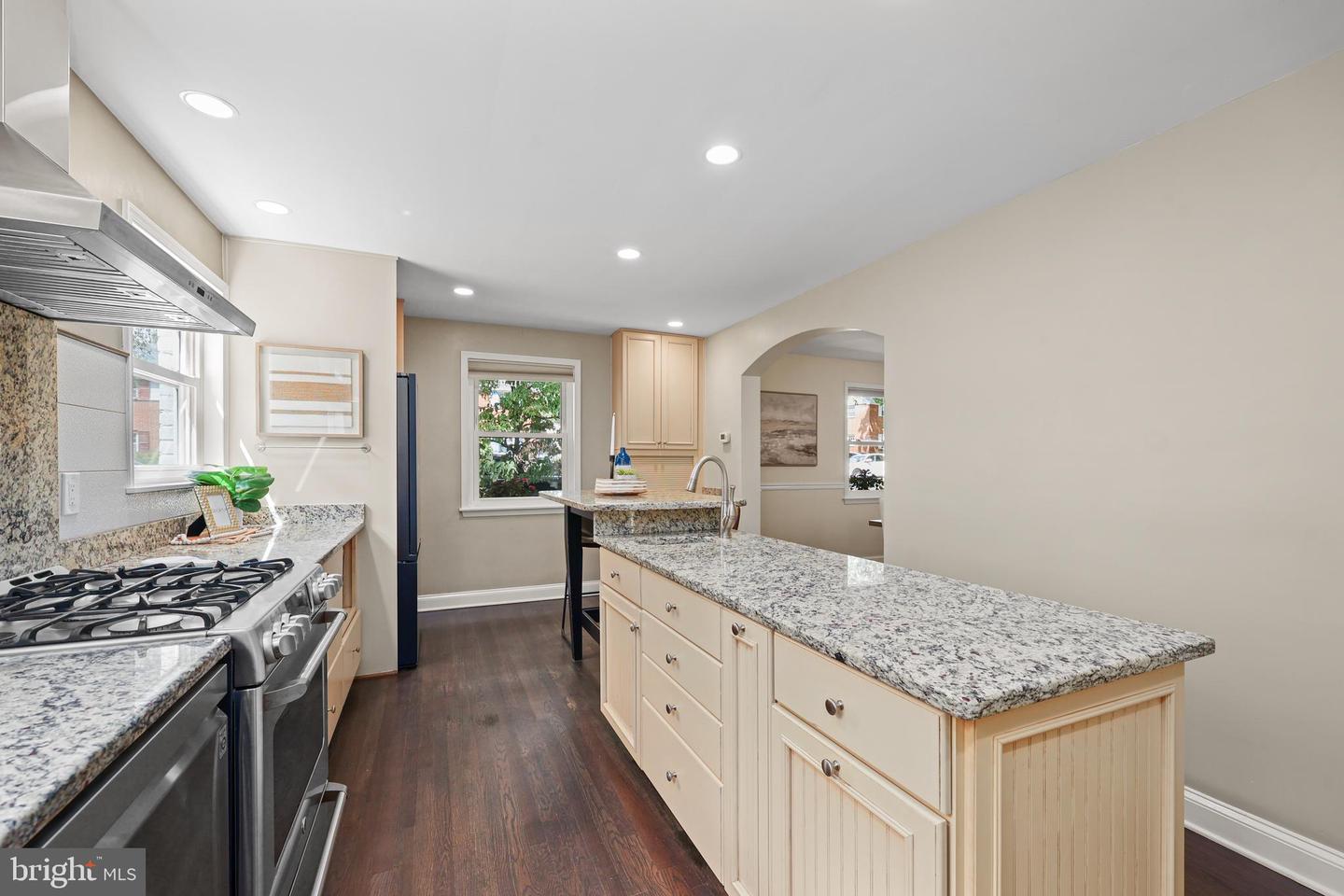 117 S ABERDEEN ST, ARLINGTON, Virginia 22204, 4 Bedrooms Bedrooms, ,3 BathroomsBathrooms,Residential,For sale,117 S ABERDEEN ST,VAAR2069208 MLS # VAAR2069208