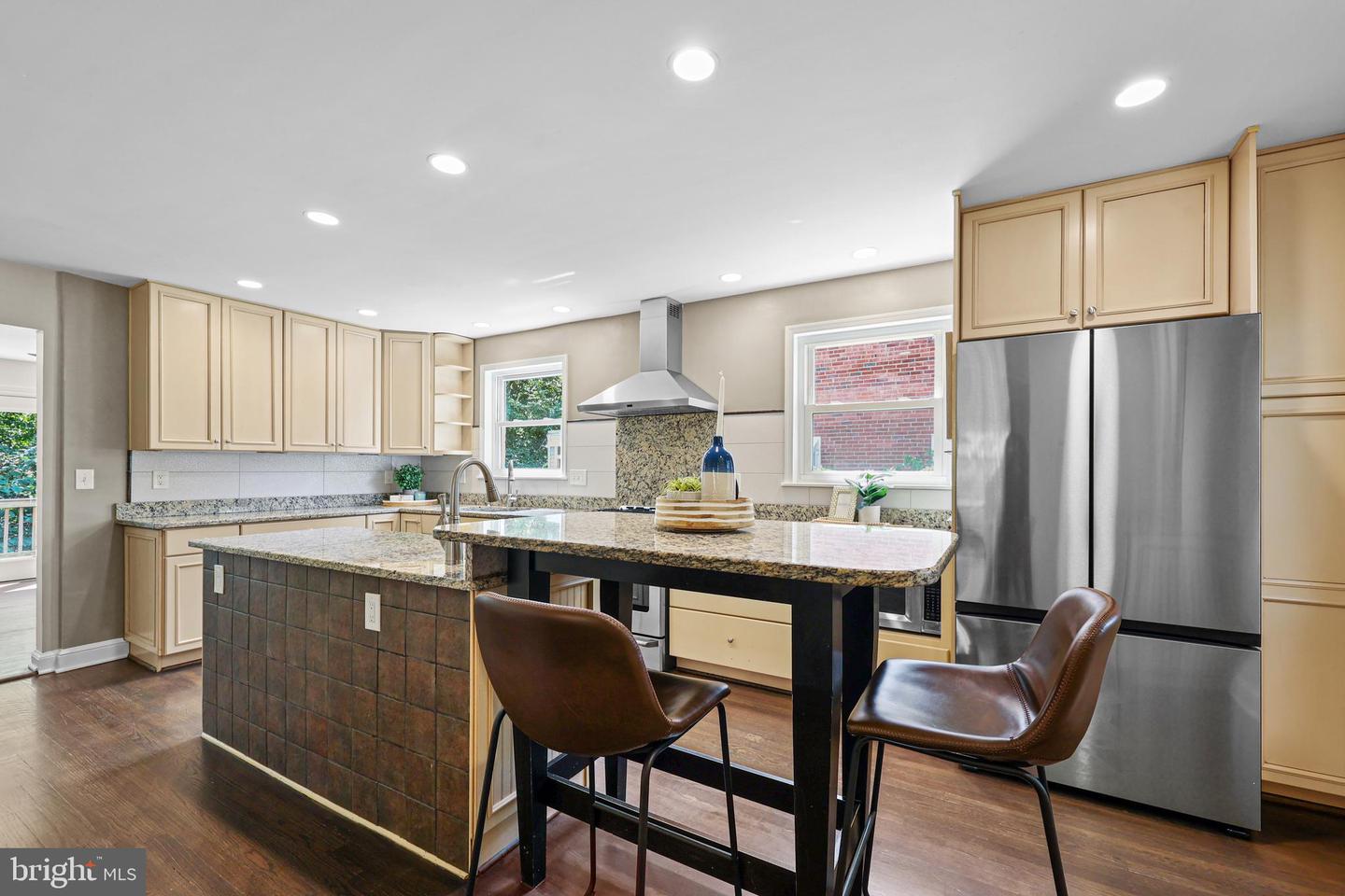 117 S ABERDEEN ST, ARLINGTON, Virginia 22204, 4 Bedrooms Bedrooms, ,3 BathroomsBathrooms,Residential,For sale,117 S ABERDEEN ST,VAAR2069208 MLS # VAAR2069208