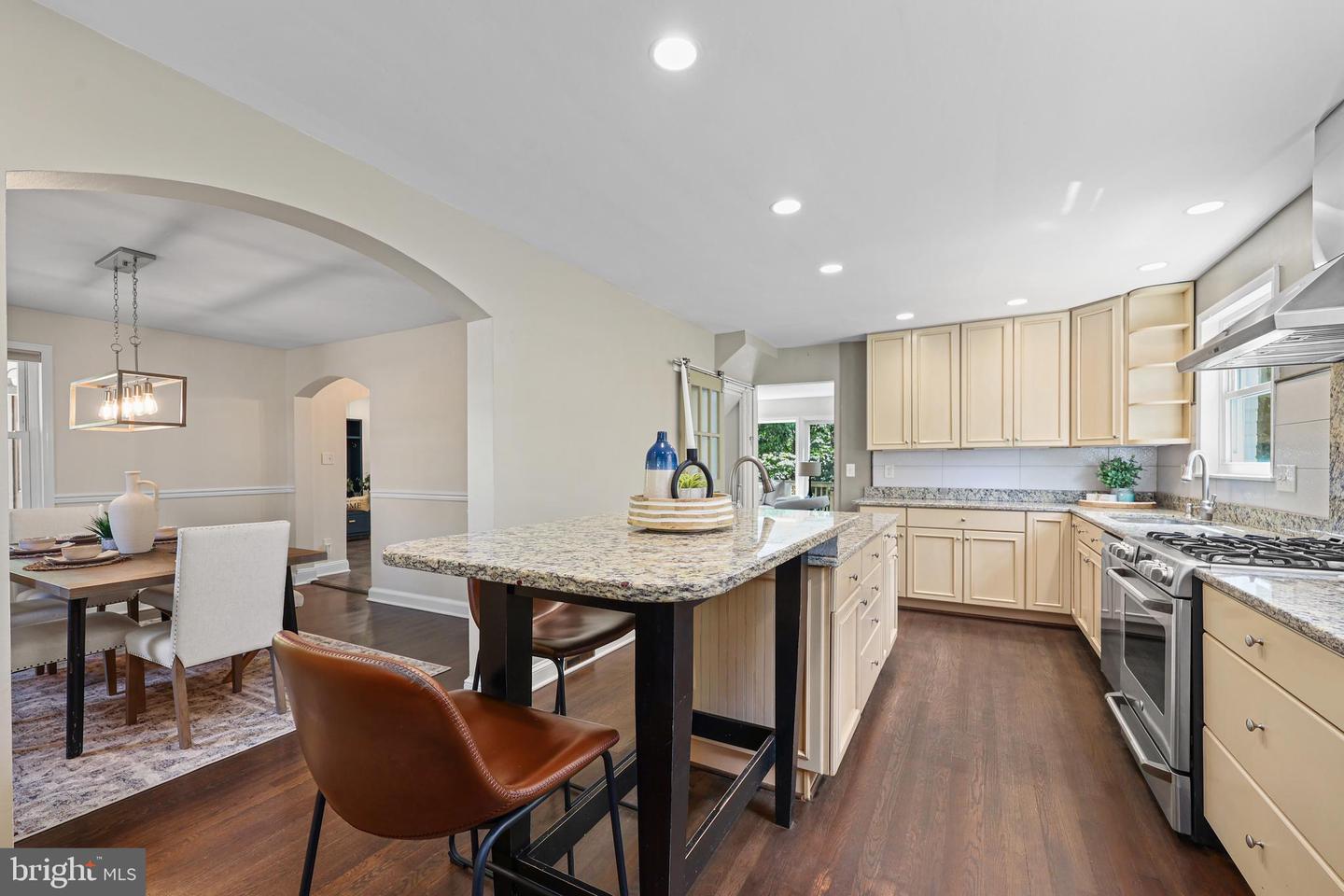 117 S ABERDEEN ST, ARLINGTON, Virginia 22204, 4 Bedrooms Bedrooms, ,3 BathroomsBathrooms,Residential,For sale,117 S ABERDEEN ST,VAAR2069208 MLS # VAAR2069208