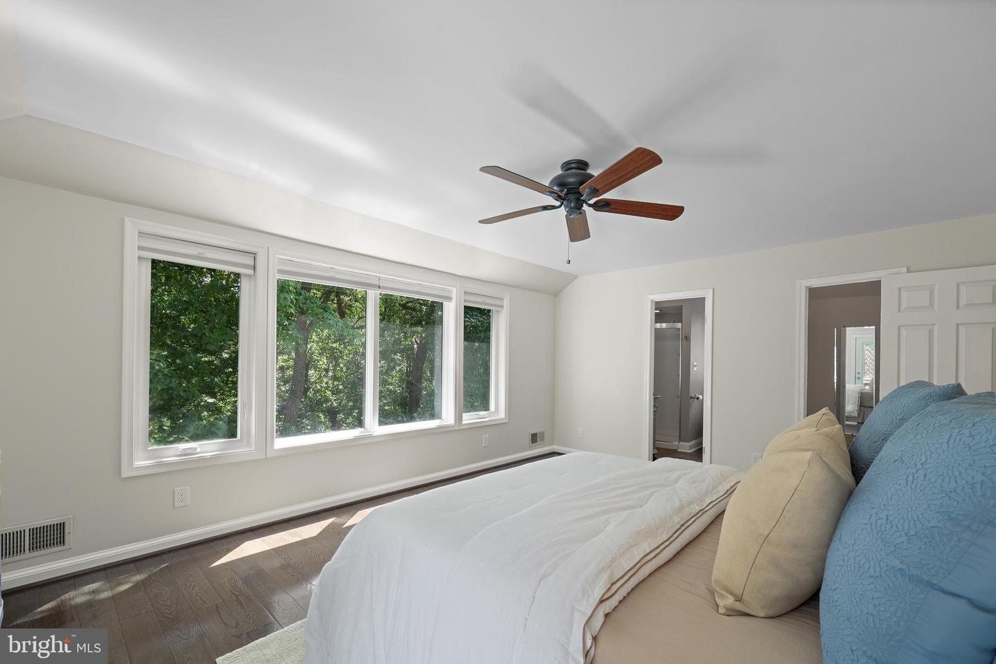 117 S ABERDEEN ST, ARLINGTON, Virginia 22204, 4 Bedrooms Bedrooms, ,3 BathroomsBathrooms,Residential,For sale,117 S ABERDEEN ST,VAAR2069208 MLS # VAAR2069208