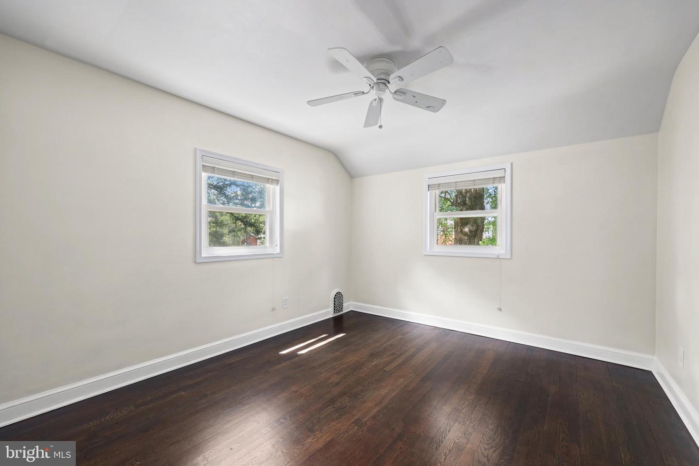 117 S ABERDEEN ST, ARLINGTON, Virginia 22204, 4 Bedrooms Bedrooms, ,3 BathroomsBathrooms,Residential,For sale,117 S ABERDEEN ST,VAAR2069208 MLS # VAAR2069208