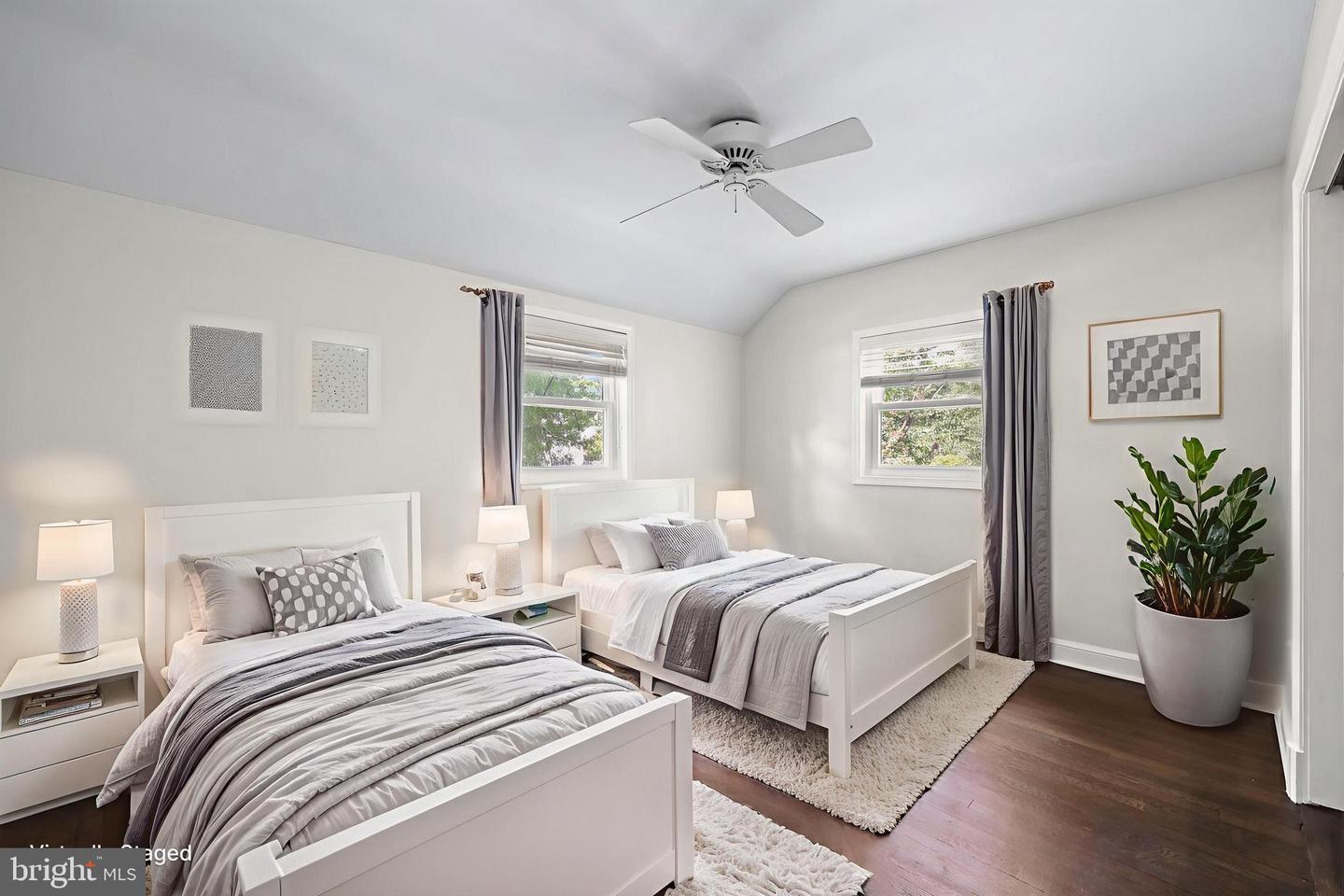 117 S ABERDEEN ST, ARLINGTON, Virginia 22204, 4 Bedrooms Bedrooms, ,3 BathroomsBathrooms,Residential,For sale,117 S ABERDEEN ST,VAAR2069208 MLS # VAAR2069208