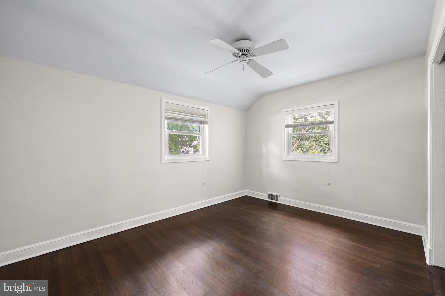 117 S ABERDEEN ST, ARLINGTON, Virginia 22204, 4 Bedrooms Bedrooms, ,3 BathroomsBathrooms,Residential,For sale,117 S ABERDEEN ST,VAAR2069208 MLS # VAAR2069208