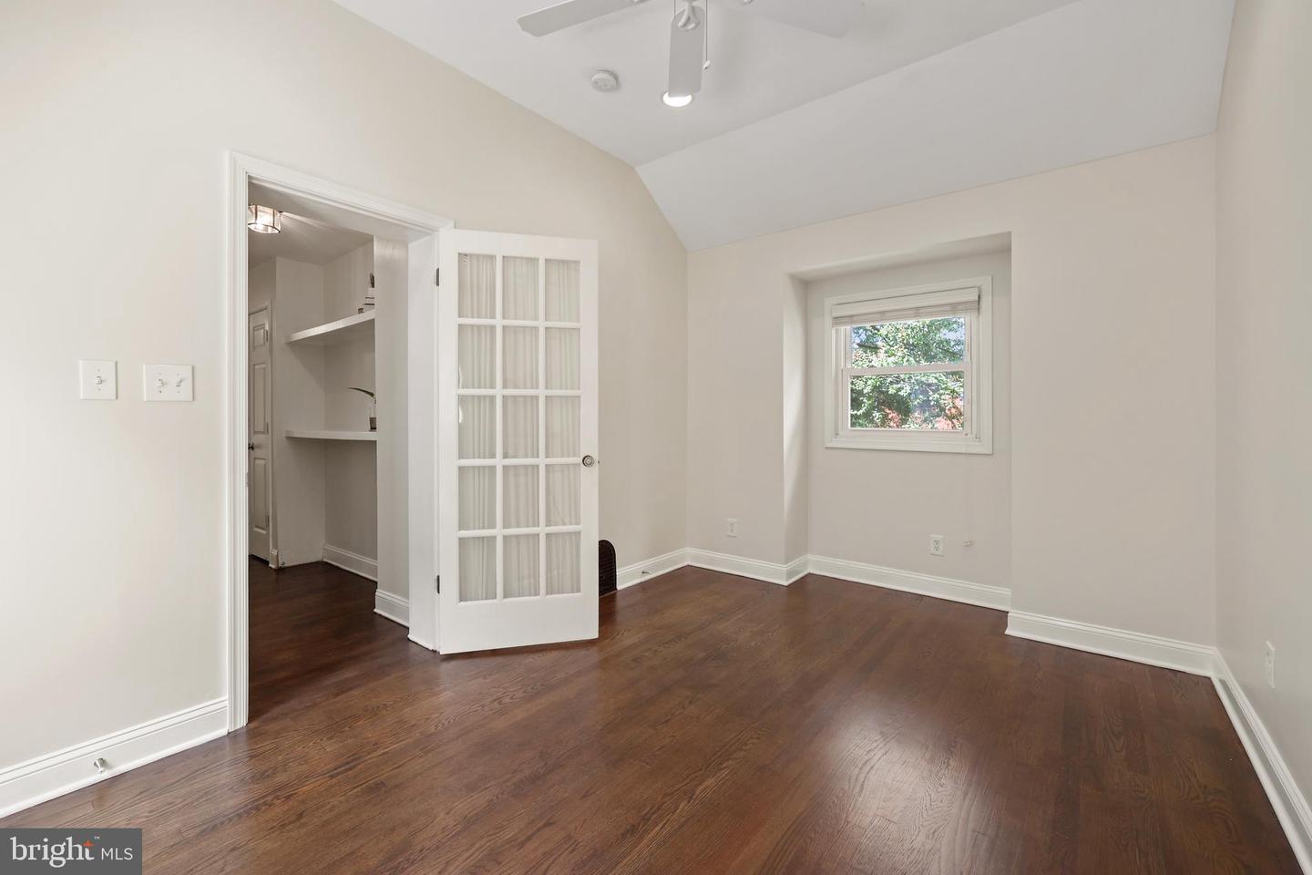 117 S ABERDEEN ST, ARLINGTON, Virginia 22204, 4 Bedrooms Bedrooms, ,3 BathroomsBathrooms,Residential,For sale,117 S ABERDEEN ST,VAAR2069208 MLS # VAAR2069208