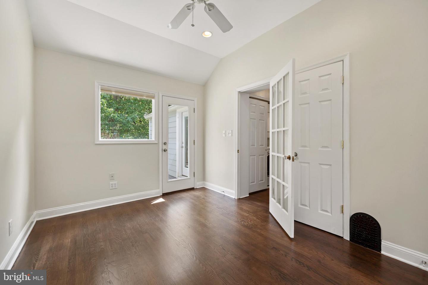 117 S ABERDEEN ST, ARLINGTON, Virginia 22204, 4 Bedrooms Bedrooms, ,3 BathroomsBathrooms,Residential,For sale,117 S ABERDEEN ST,VAAR2069208 MLS # VAAR2069208