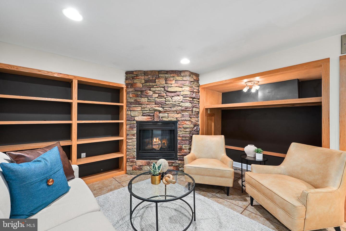 117 S ABERDEEN ST, ARLINGTON, Virginia 22204, 4 Bedrooms Bedrooms, ,3 BathroomsBathrooms,Residential,For sale,117 S ABERDEEN ST,VAAR2069208 MLS # VAAR2069208